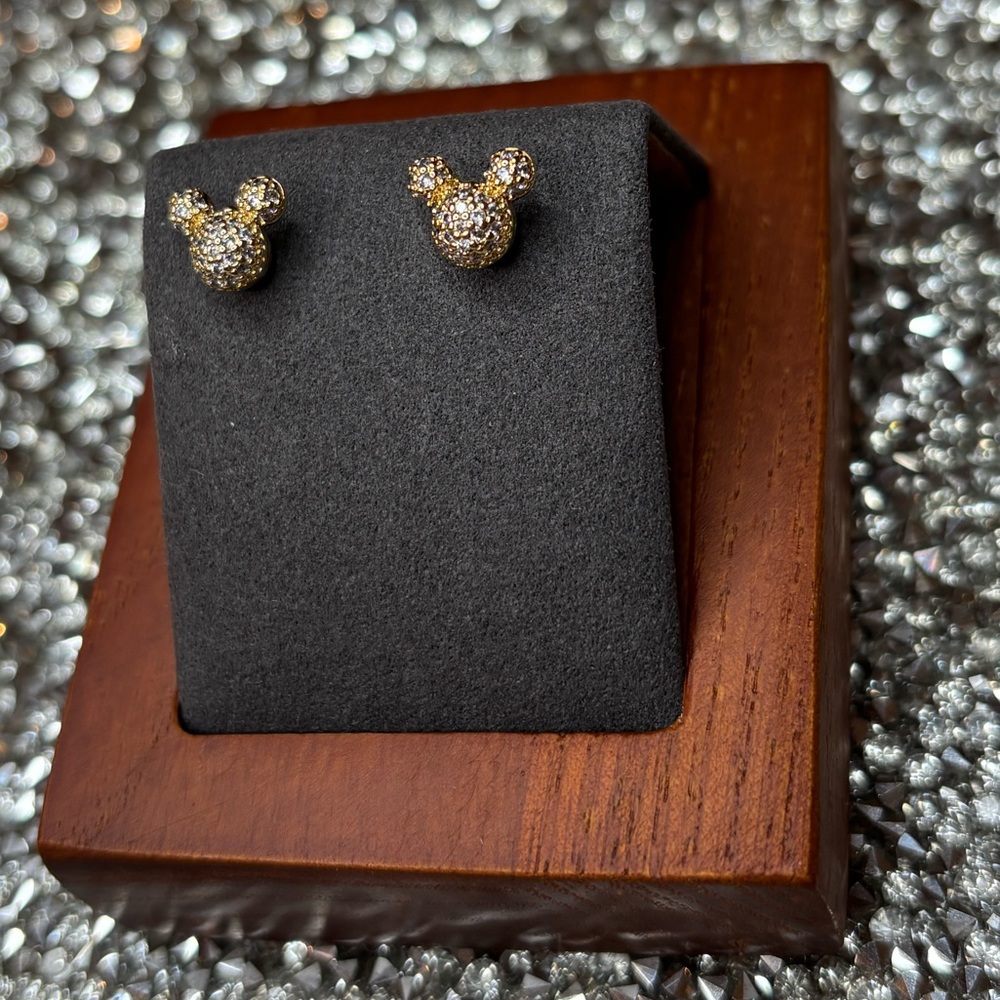 Mouse shaped Gold Stud Earrings NIP - Picture 4 of 7